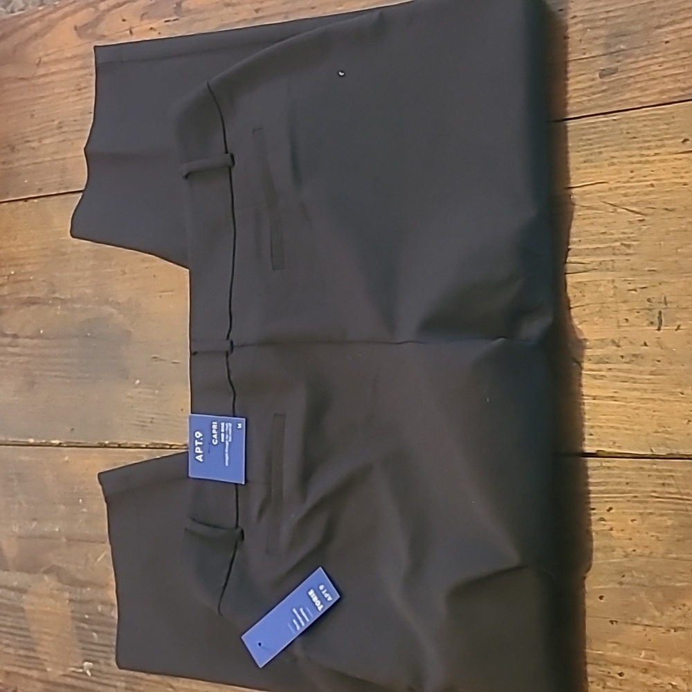 Apt 9 mid rise, dress Capri sz 14 (NWT)